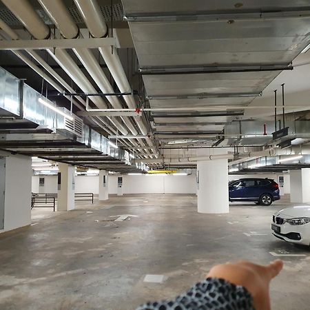 Highpark Suites At Petaling Jaya, Kelana Jaya By Plush Extérieur photo